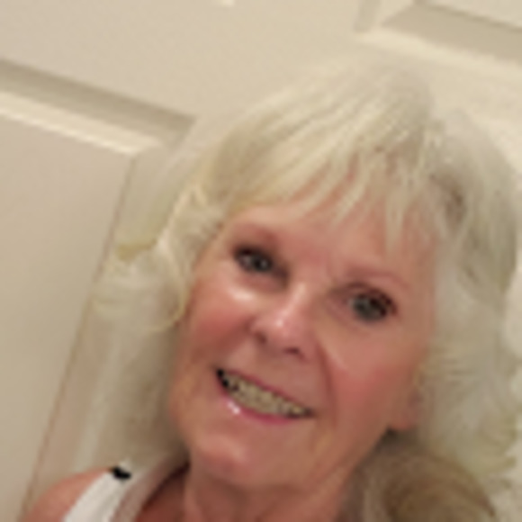 Meet your Posher, Sandra - Picture 1 of 1